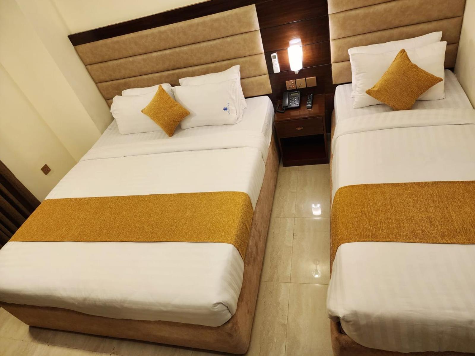 White Park Hotel & Suites 치타공 외부 사진