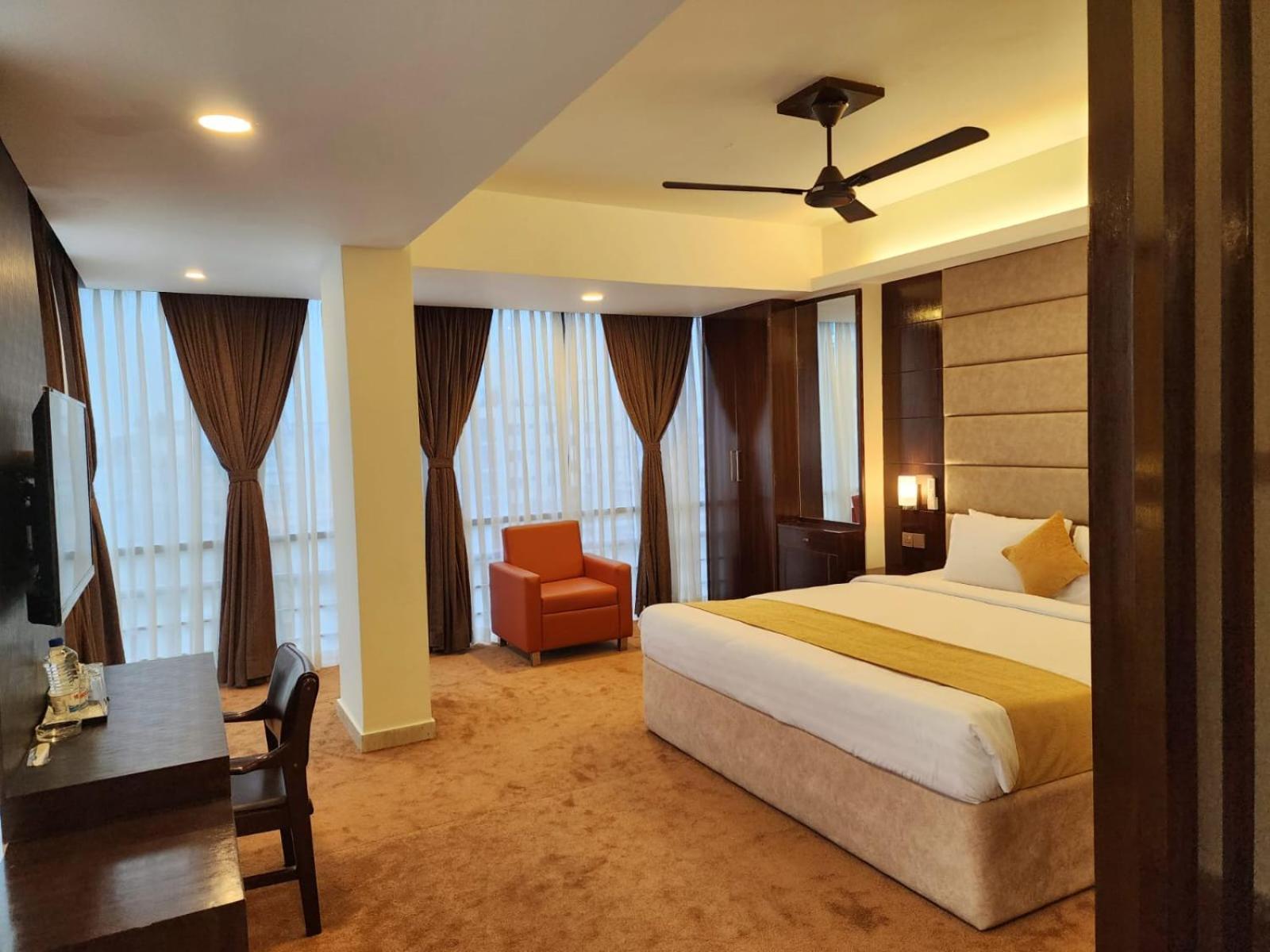 White Park Hotel & Suites 치타공 외부 사진