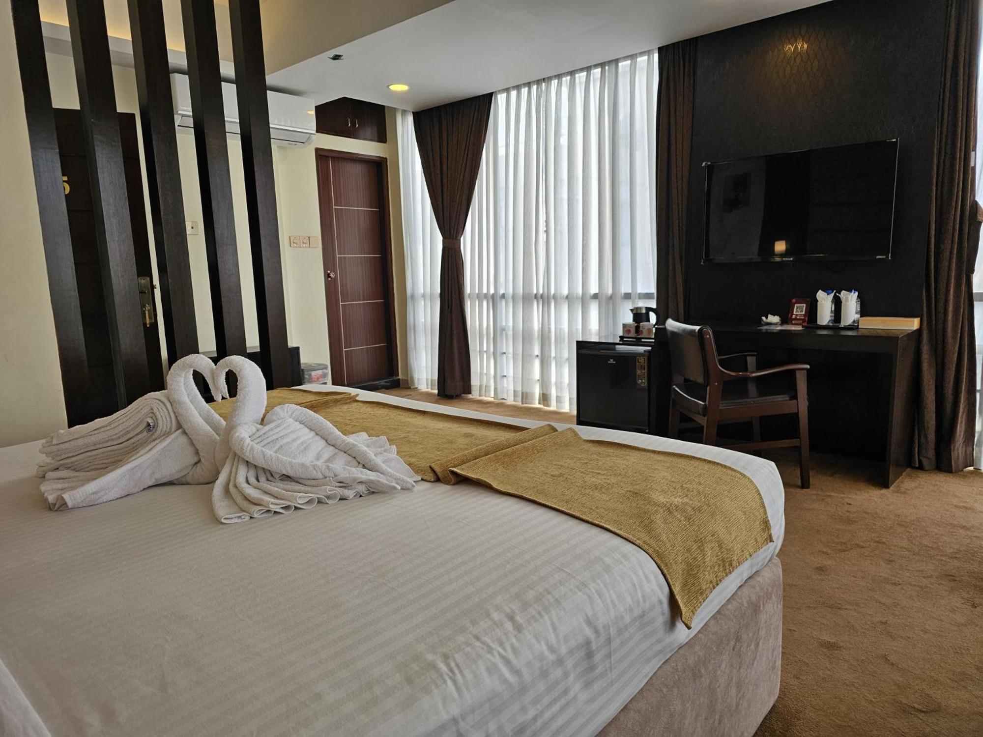White Park Hotel & Suites 치타공 외부 사진